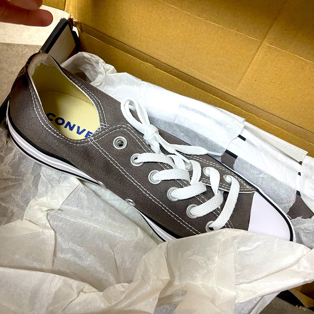 New Grey Converse Sneakers size6 women’s